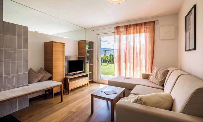 Perca Apartment | Apartment “Kronsun - Ruhe” with Mountain View, Balcony & Garden