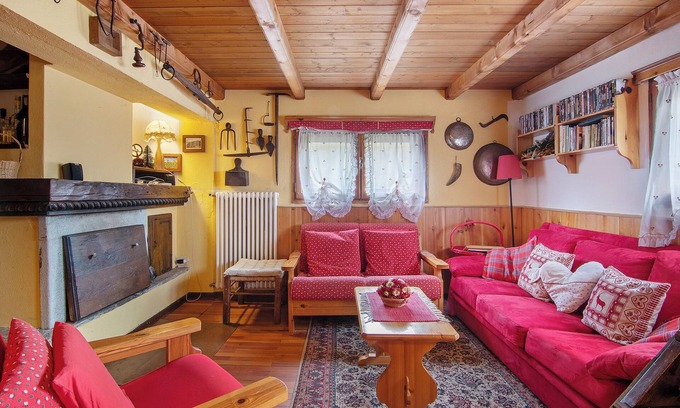Campodolcino Apartment | Apartment 'La Baita Verde' with Mountain View
