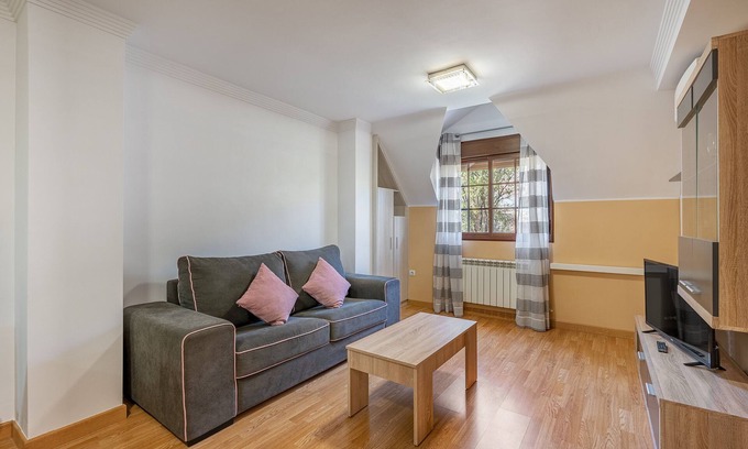 Monachil Apartment | Apartment "Ladera de Sierra Nevada" with Mountain View & Wi-Fi