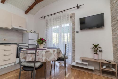 Sarsoni Apartment | Apartment Laurel