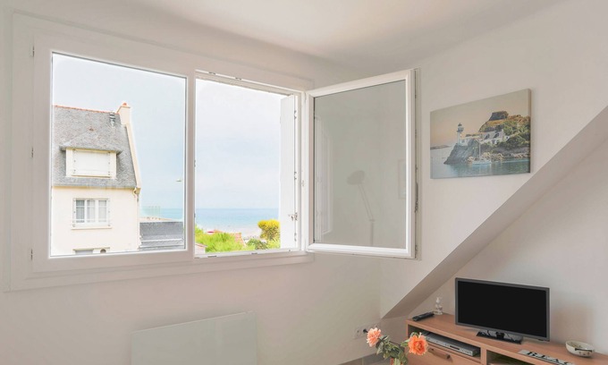 Plerin Apartment | Apartment 'Le Petit Rozeur - Appt Vue Mer' with Sea View