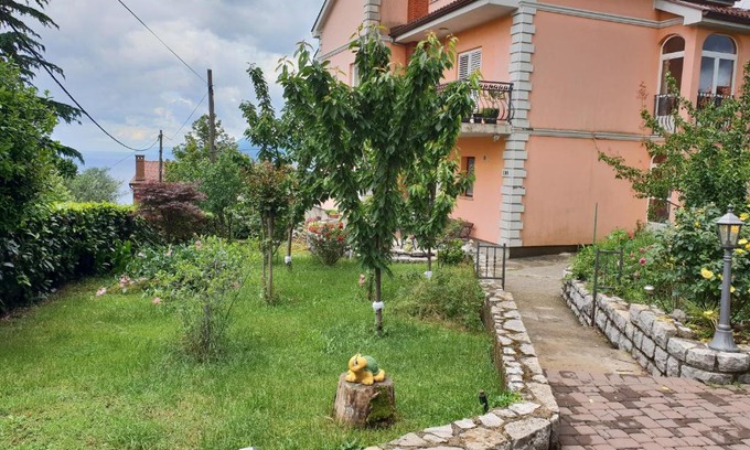 Rubesi Apartment | Apartment Leona