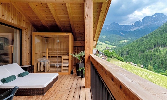 San Cipriano Apartment | Apartment 'Lomberda' with Mountain View, Shared Terrace and Wi-Fi