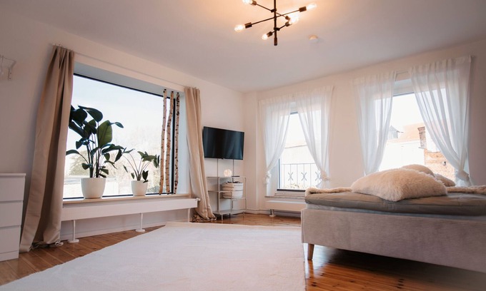 Dessau Apartment | Apartment 'Luxus Am Bauhausmuseum' with Private Terrace, Private Garden and Wi-Fi