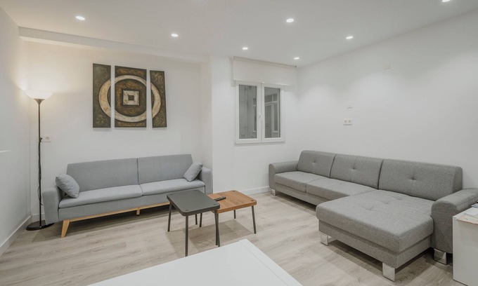 Valladolid Apartment | Apartment 'Mónaco' with Wi-Fi