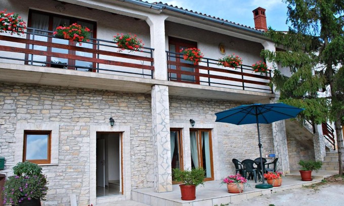 Sajini Apartment | Apartment Mateo