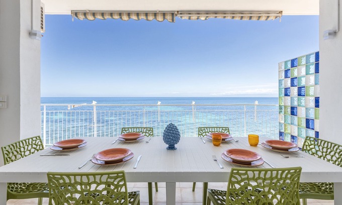 Capo Zafferano Apartment | Apartment 'Meraviglia Del Kafara' with Sea View, Wi-Fi and Air Conditioning