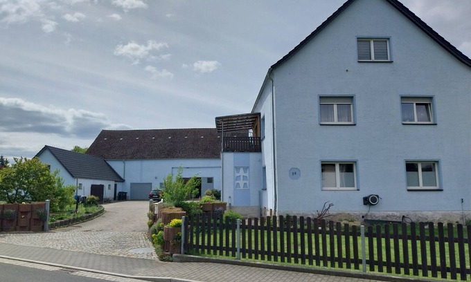 Thiendorf Apartment | Apartment 'Monteurwohnung Kotte' with Shared Terrace, Shared Garden and Wi-Fi