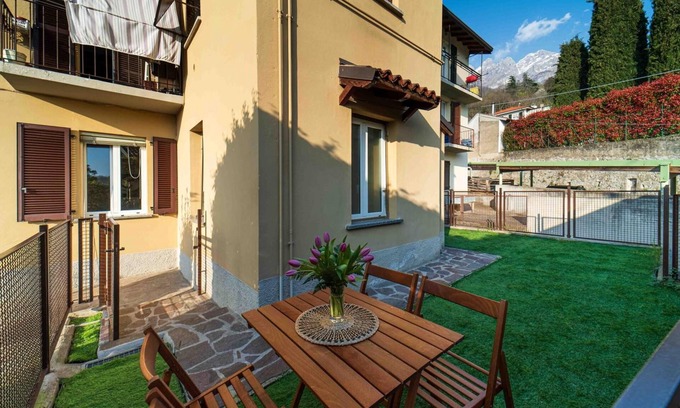 Lecco Apartment | Apartment 'Moonlight - Lecco Getaway' with Private Garden and Wi-Fi