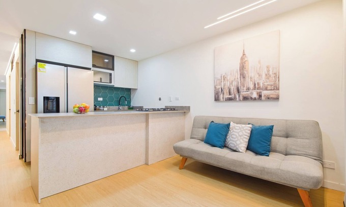 La Castellana Apartment | APARTMENT NEAR LAURELES