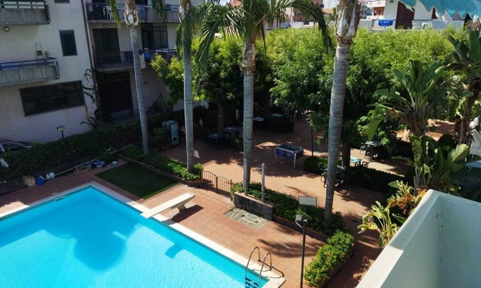 Fondachello Apartment | Apartment on the sea with pool and Etna view