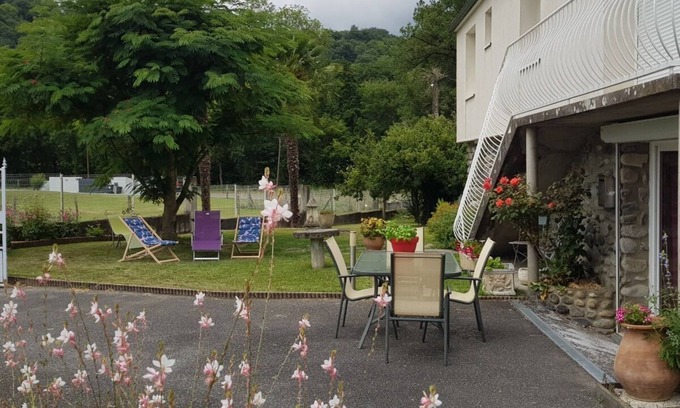 Boo-Silhen Apartment | APARTMENT OVERLOOKING PIC DU VISCOS AND CABALIROS GROUND FLOOR 4 PEOPLE