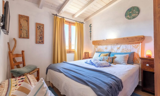 Trinita d'Agultu e Vignola Apartment | Apartment 'Perla Marina' with Balcony, Wi-Fi and Air Conditioning