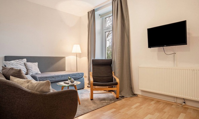 Muritz Apartment | Apartment 'Rosenduft' with Shared Garden, Balcony and Wi-Fi