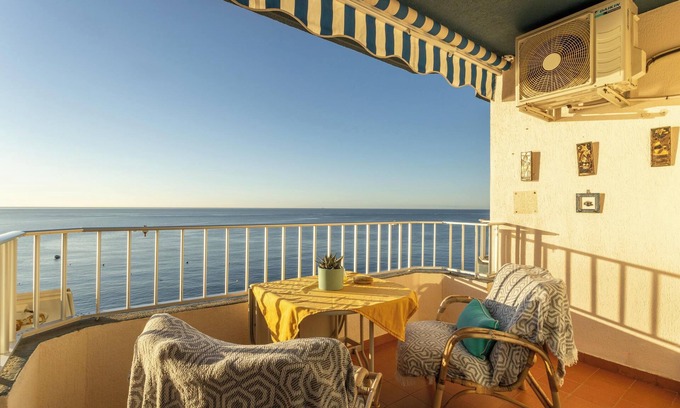 Almunecar Apartment | Apartment Sea-front by Beach with Pool & Wi-Fi