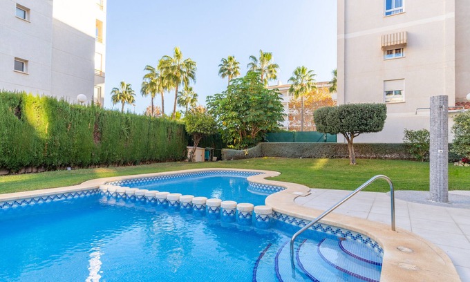 El Albir Apartment | Apartment 'Soleado Albir' with Shared Pool, Wi-Fi and Air Conditioning