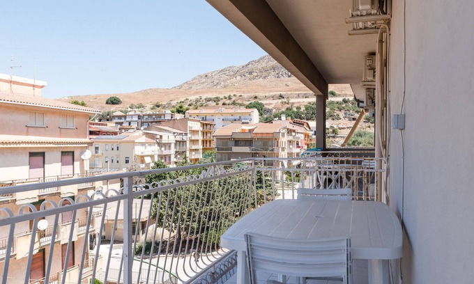 Siculiana Apartment | Apartment 'Vacanze In Sicilia Appartamento' with Sea View, Wi-Fi and Air Conditioning