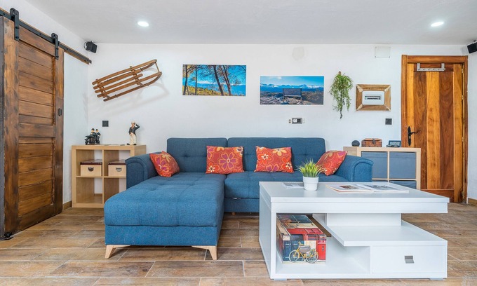 Guejar Sierra Apartment | Apartment 'Veleta' with Mountain Views, Wi-Fi and Air Conditioning