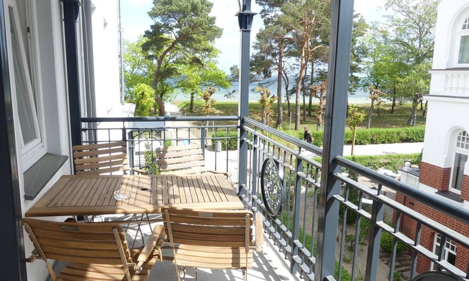 Binz Apartment | Apartment Villa Strandblick 06, side sea view, Binz,(ID SB106) - Strandblick 06