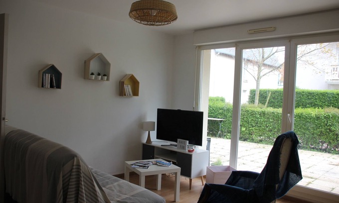 Courseulles-sur-Mer Apartment | Apartment with terrace close to the port, the city center and the beach