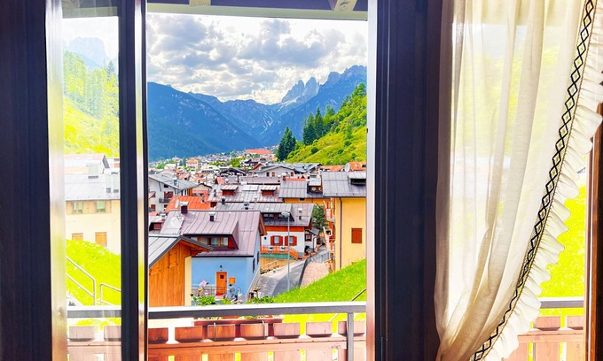 Auronzo di Cadore Apartment | Apartment with view of the Tre Cime