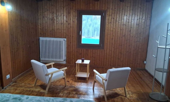 Auronzo di Cadore Apartment | Apartment with Lake View in Auronzo