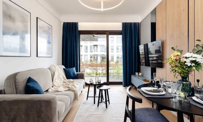 Orlinki Apartment | Apartment with a view of the marine area
