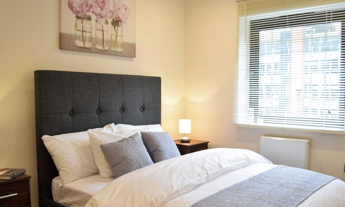 Havering Apartment | Apartment with Balcony at Morland House Apartments