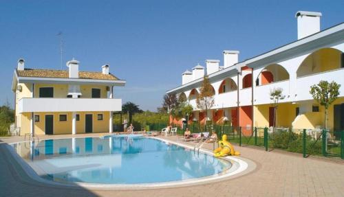 Bibione Lido del Sole Apartment | Apartment with shared pool for 5 guests