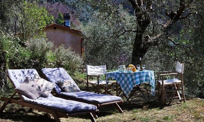 Camaiore Apartment | Apartment with view in gorgeous Tuscan hamlet ★Private Terrace★