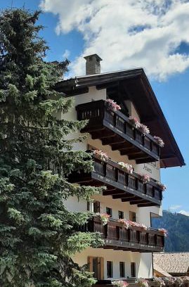 Colfosco Apartment | Apartments Antares