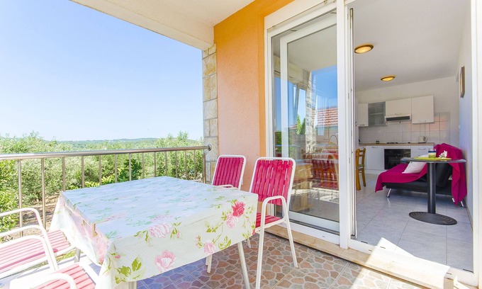 Necujam Apartment | Apartments Kažimir (45981-A1) - Necujam - island Solta