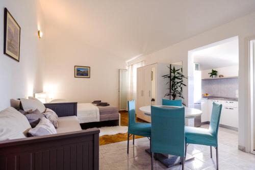 Jesenice Apartment | Apartments Korda L&M- Suhi Potok