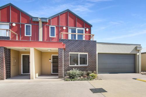 Lakes Entrance House | Apartments on Church - Unit 7