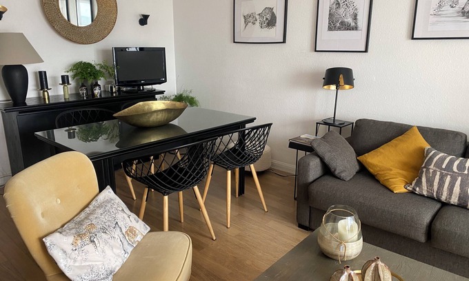 Quiberon Apartment | app ideally located at the port facie aux illes and large beach.