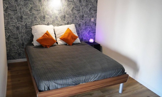 Chasseneuil-du-Poitou Apartment | Appart Hotel T1 EasyPop - 5 min Futuroscope - Rentals du Grand Pont