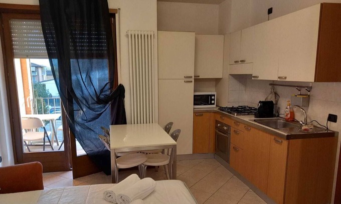 Sud Apartment | Appartamento a Pochi Minuti Dalla Città Vicino Alla Fiera e Ospedale Borgo Roma