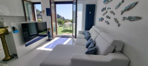 Rezza Apartment | Appartamento Rapallo Sky Garden Maria Jose Liguria - Attico vista mare - Terraces - 2 bagni- 2 Camera da Letto - Box, Wi-fi, Idromassaggio Free inteiro Attico per Voi, con Ascensore