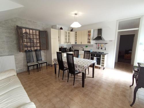 Venzone Apartment | Appartamento Taverna Gattolini Venzone