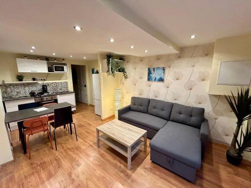 Saint Michel - Mairie Apartment | Appartement 2 chambres - proche Métro à 10min de Bellecour