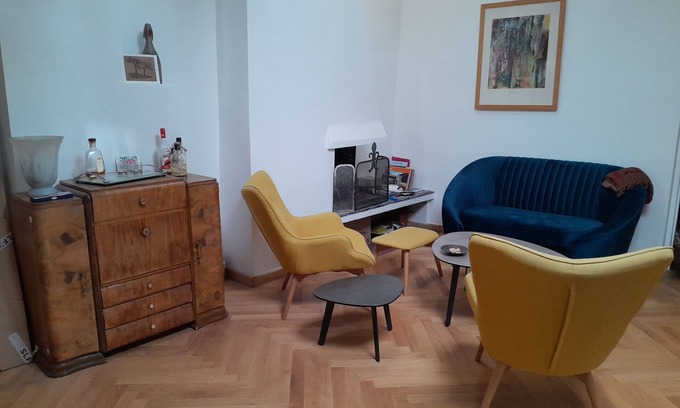 Quartier de la Roquette Apartment | Appartement au Coeur du Paris Artisanal sur Cour Arborée au Calme, 4/7 Pers
