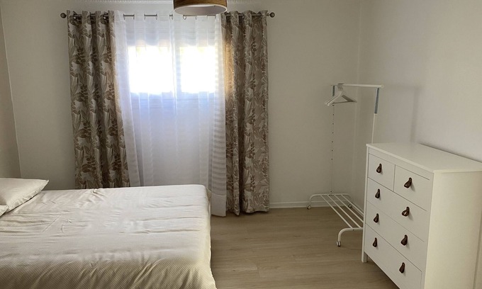 Pordic Apartment | Appartement Cocooning Rénové à 2,2km de la Plage de la Banche à Binic