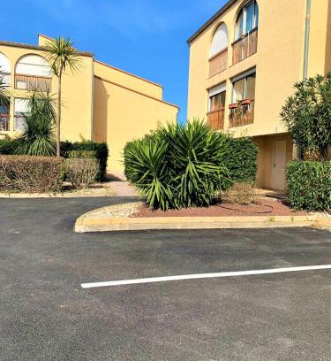 Saint-Cyprien Plage Apartment | Appartement cosy à deux pas du port