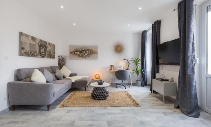 Mulhouse Apartment | Appartement d'une chambre avec vue sur la ville balcon et wifi a Mulhouse