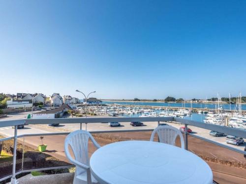 Etel Apartment | Appartement duplex à Étel 3* - Piscine, Wifi, Animaux admis, Parking à 600m de la plage - FR-1-479-200