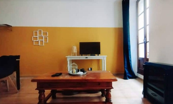 Carpentras Apartment | Appartement en Plein Centre