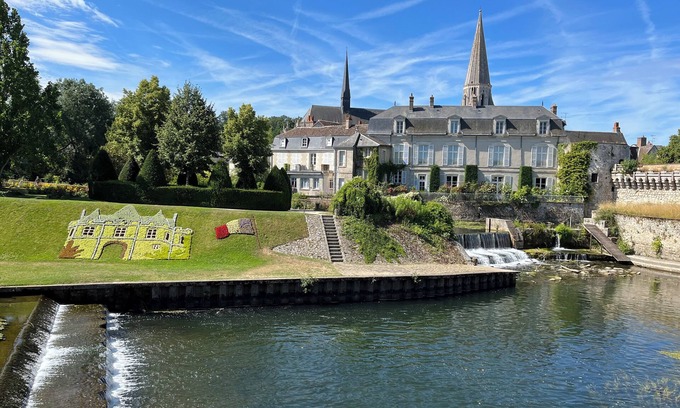 Vendome Apartment | Appartement L'abbatiale en Plein Centre Historique