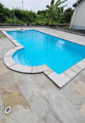 Gros Cap Apartment | Appartement moderne à Petit-Canal avec piscine