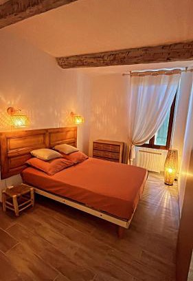 Cucuron Apartment | Appartement T2 centre village