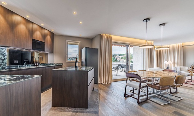 Bastide Giraud Apartment | Appartement, Villa sur le Toit, Duplex, 5 Pièces 160m2, Piscine